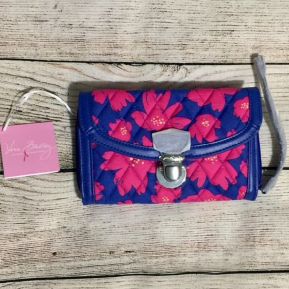 Vera Bradley Ultimate Wristlet - Picture 1 of 7